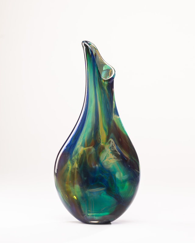 Chris Johnson, glass artist, blown glass, irridescent glass, art glass, vases, vessels, DoonArt Tour, Davenport, Santa Cruz, California